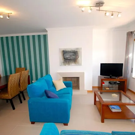 Nazare Apartments *